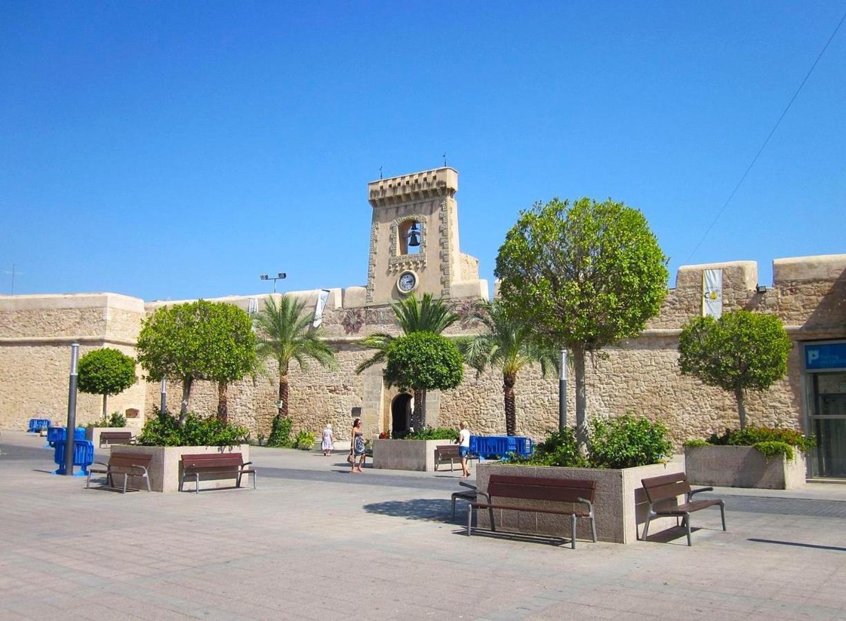 Nice Apartment Near The Port Of Santa Pola Buitenkant foto